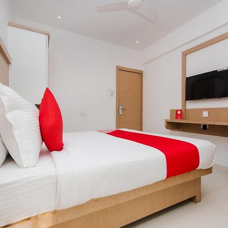 Oyo 13089 Hotel Gold Crest Navi Mumbai Buitenkant foto