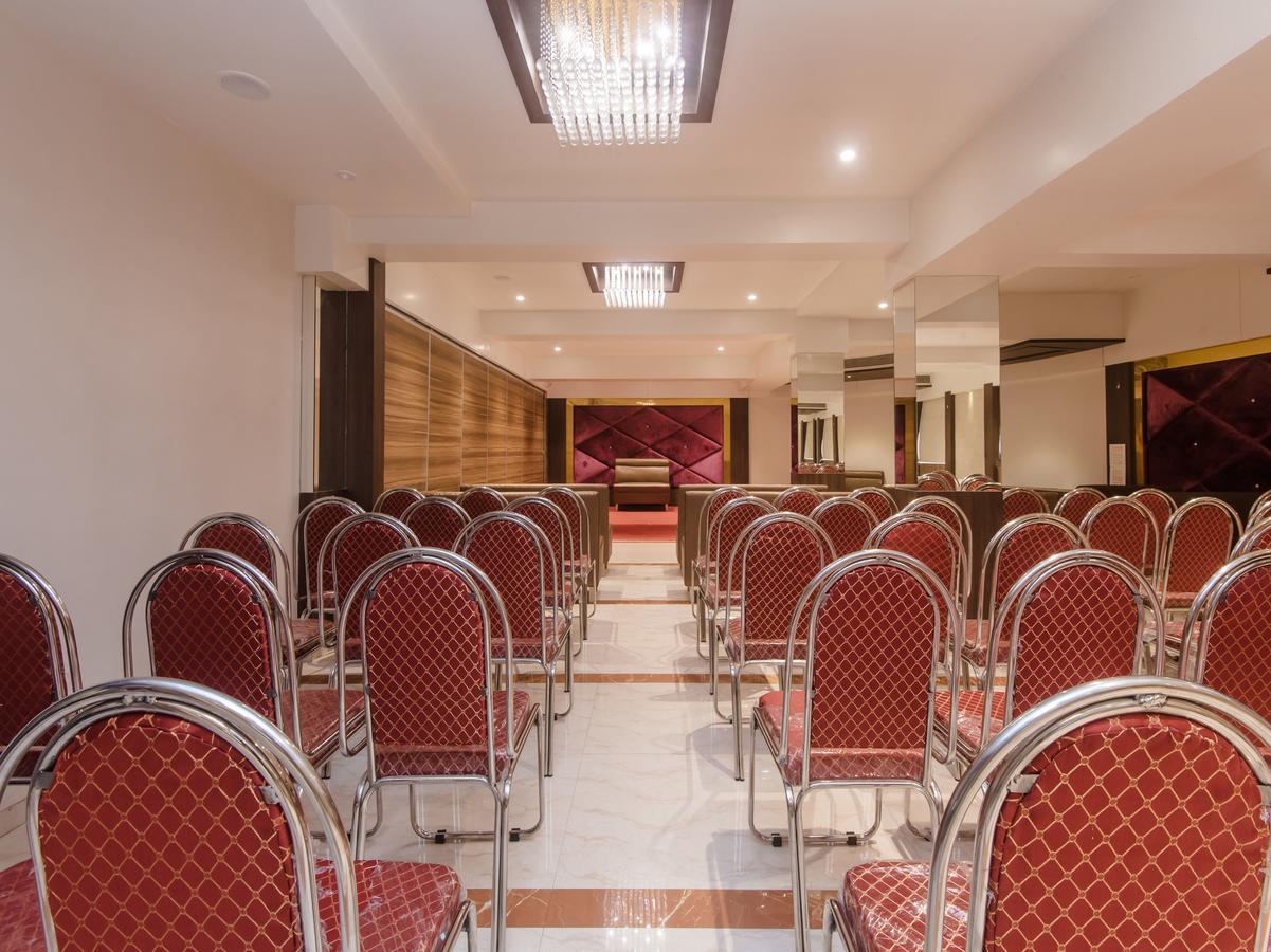 Oyo 13089 Hotel Gold Crest Navi Mumbai Buitenkant foto