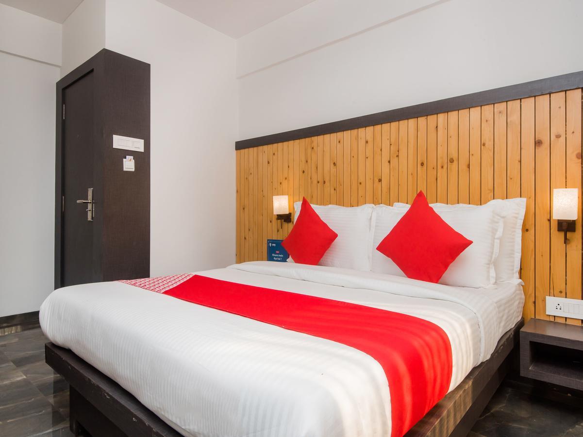 Oyo 13089 Hotel Gold Crest Navi Mumbai Buitenkant foto