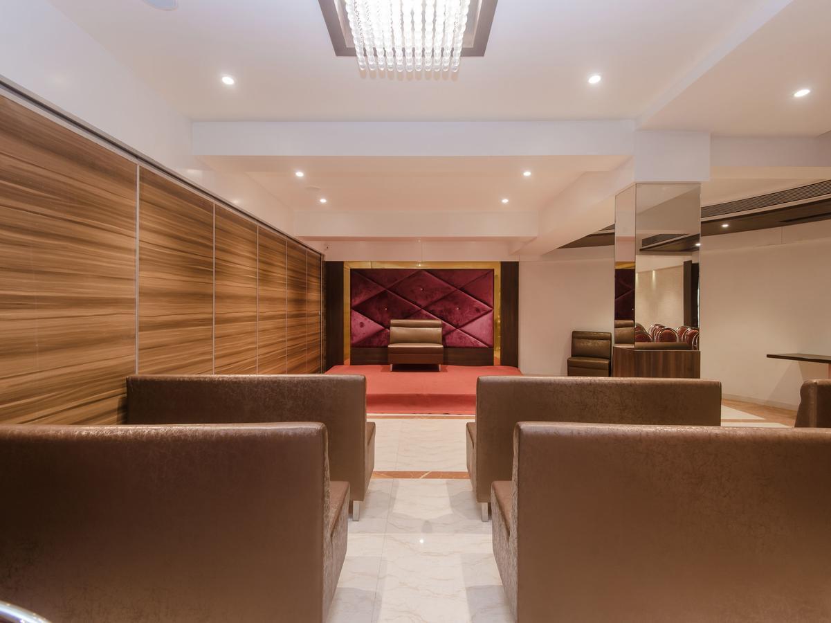 Oyo 13089 Hotel Gold Crest Navi Mumbai Buitenkant foto